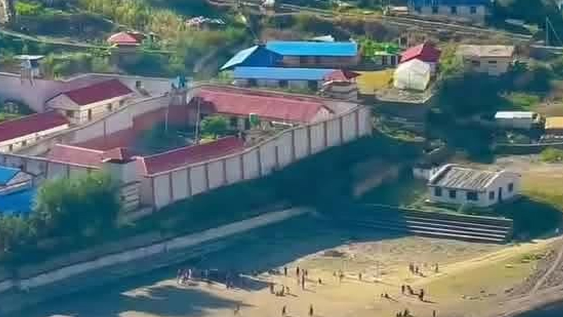 डोल्पा कारागारबाट सुरुङ खनेर ८ कैदी भागे