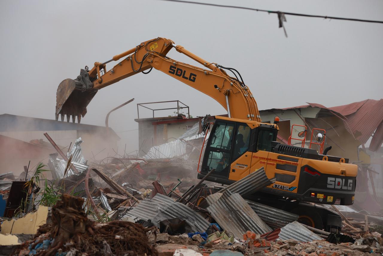 देशभर थालियाे अतिक्रमित संरचना हटाउने अभियान