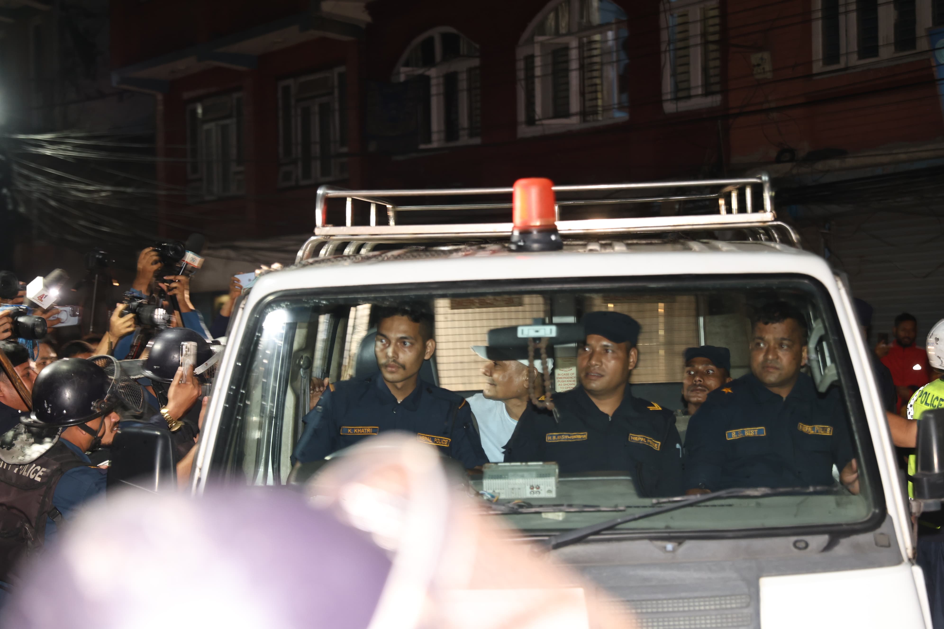 रिहा नहुँदै दुर्गा प्रसाईं फेसबुकमा सक्रिय– तरिका फेरेर काम गर्ने घोषणा