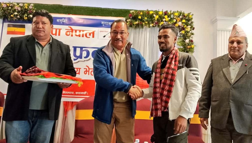 कार्यकर्तालाई कमल थापाले भने– छिट्टै खुसीको खबर सुन्न पाउनुहुनेछ