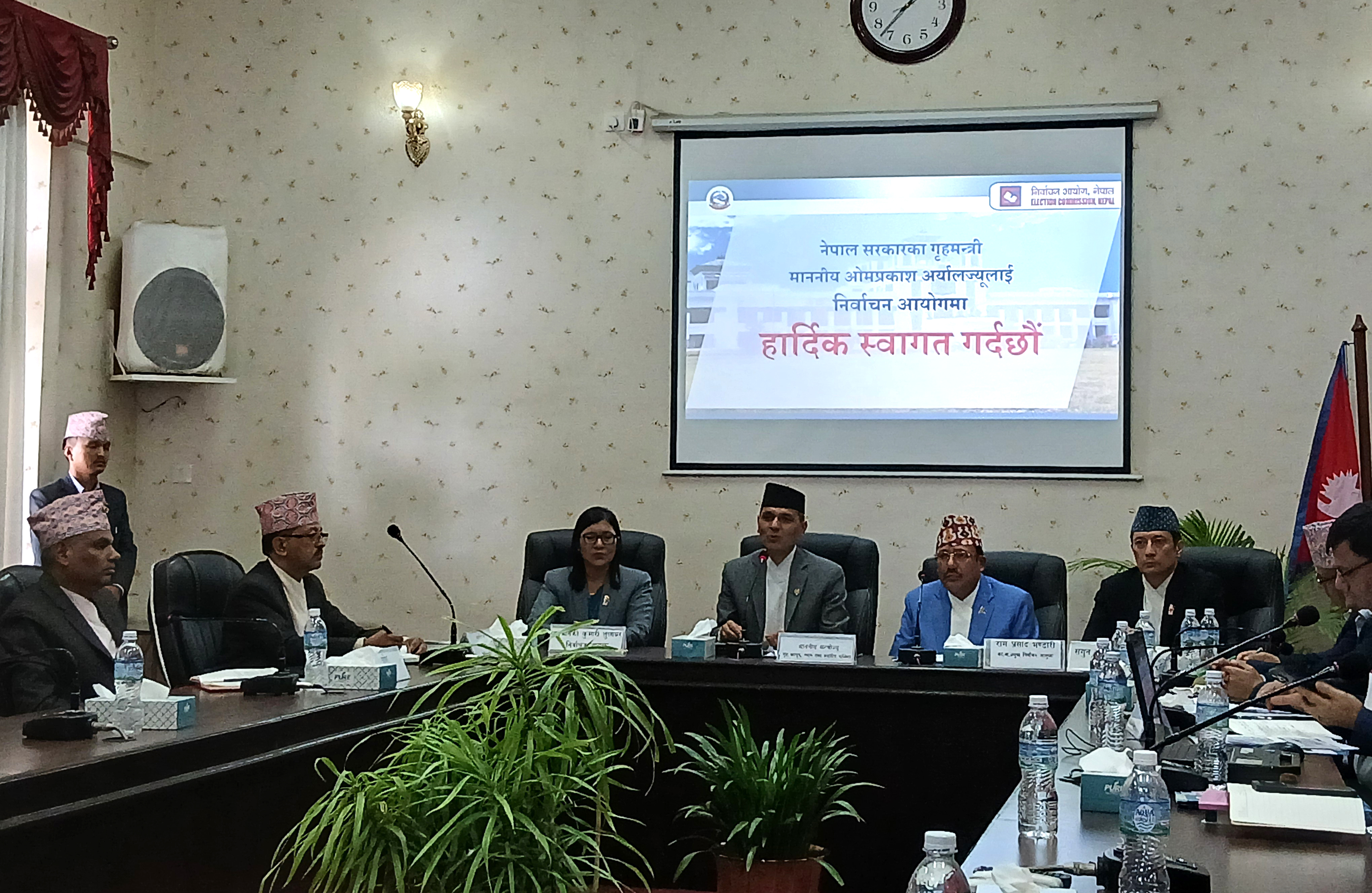 निर्वाचनका लागि कानुन संशोधन र स्रोत सुनिश्चित गर्न आयोगको आग्रह