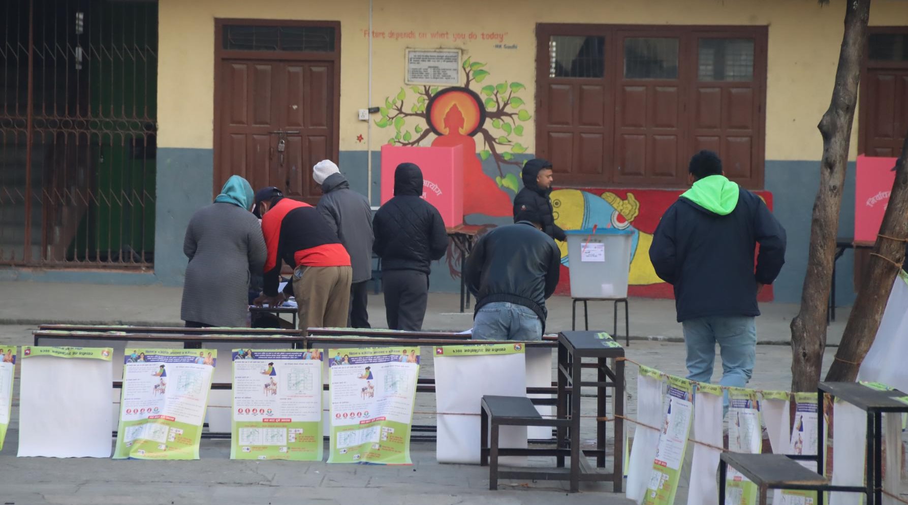 स्थानीय तह उपचुनावको मतदान जारी, ४१ पदका लागि ३७६ उम्मेदवार मैदानमा
