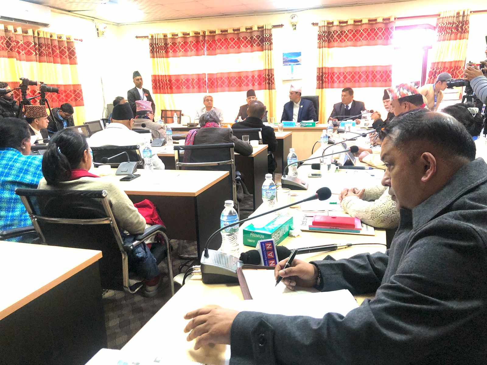 गगन थापाले भने- ओली, देउवा र प्रचण्डलाई बोलाऔँ, भ्रष्टाचारका कुन-कुन फाइल खोल्ने हो, छलफल गरौँ