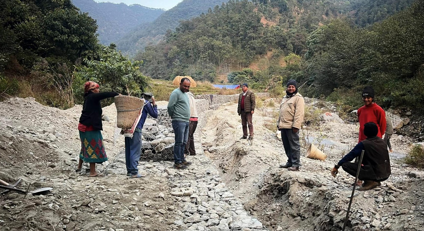 गलकोटका दुई सडक कालोपत्र गरिँदै