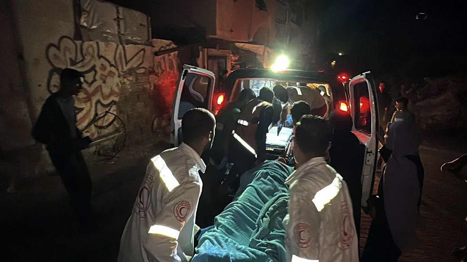 हमासले युद्धविराम उल्लङ्घन गरेको आरोप लगाउँदै इजरायलद्वारा गाजामा हवाई आक्रमण