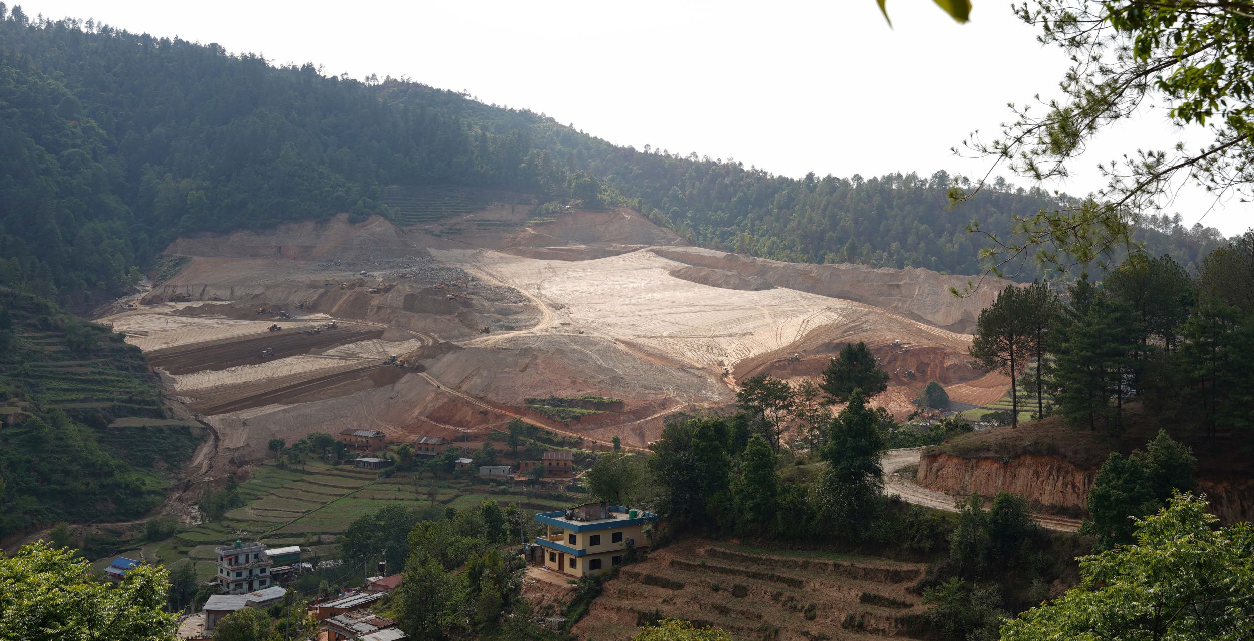 भक्तपुरको सूर्यविनायकमा प्लटिङको कहाली लाग्दो दृश्य (फोटो फिचर)