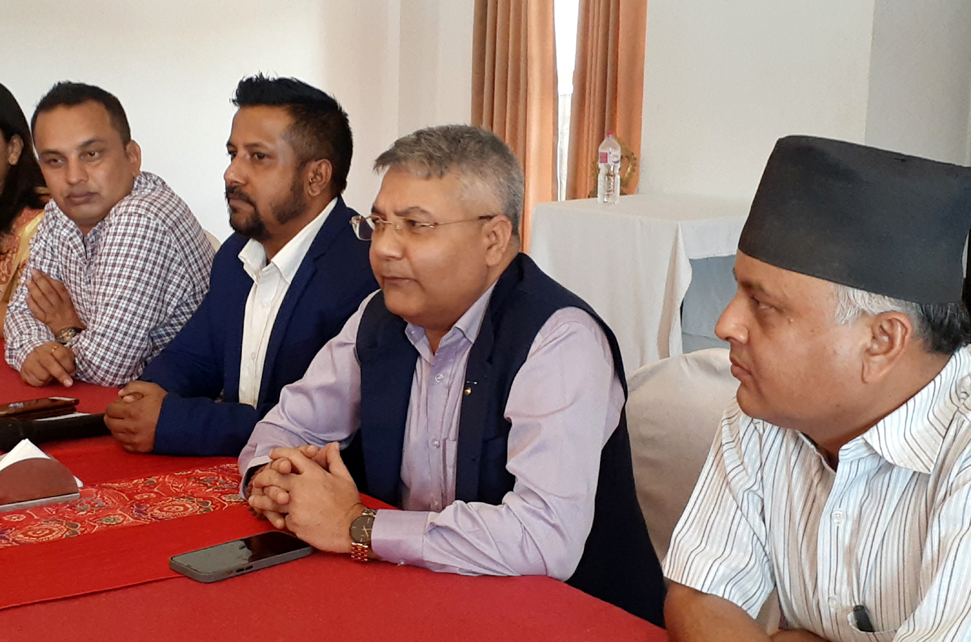 माधव नेपाल लोभी बाहुन हुन् : गोकुल बाँस्कोटा