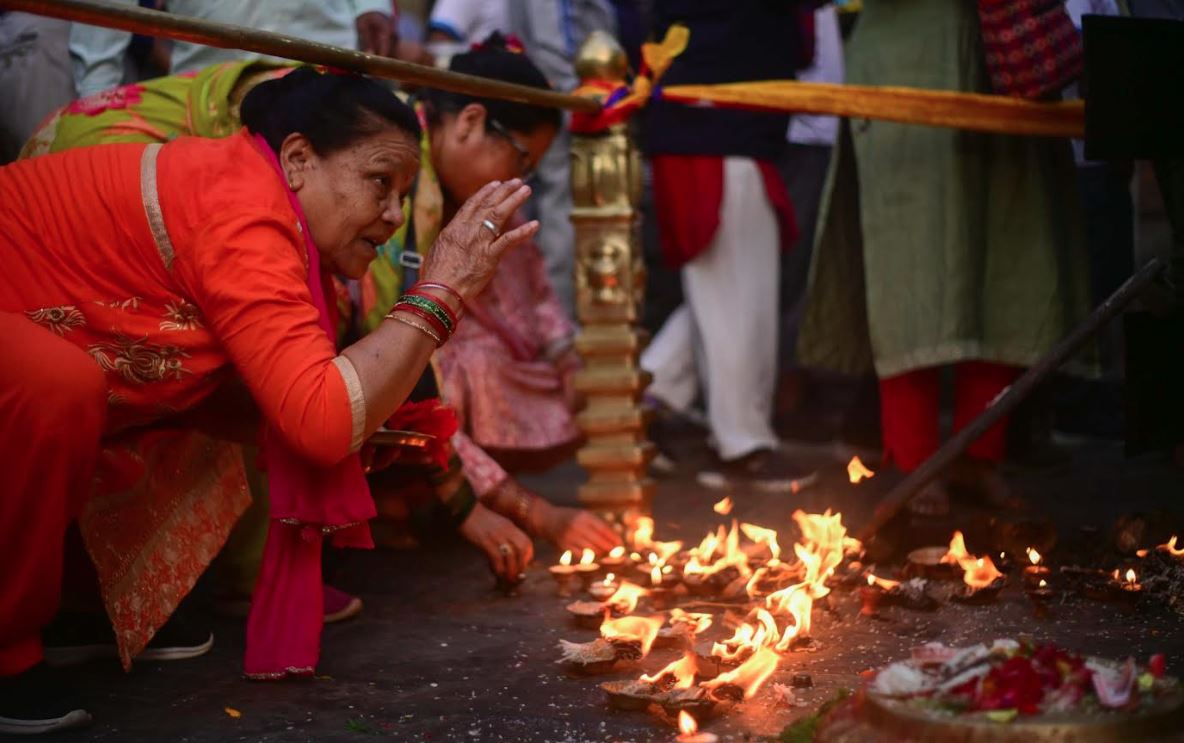 काठमाडौंमा यसरी मनाइयो गुँला पर्व (तस्वीरहरू)