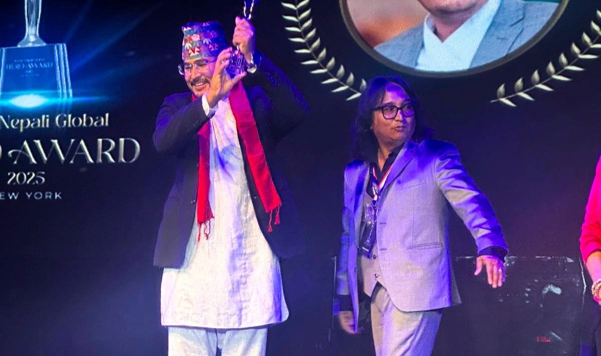 ज्ञानेन्द्र शाही र कुलमान घिसिङलाई अमेरिकामा ‘ग्लोबल हिरो अवार्ड’ प्रदान