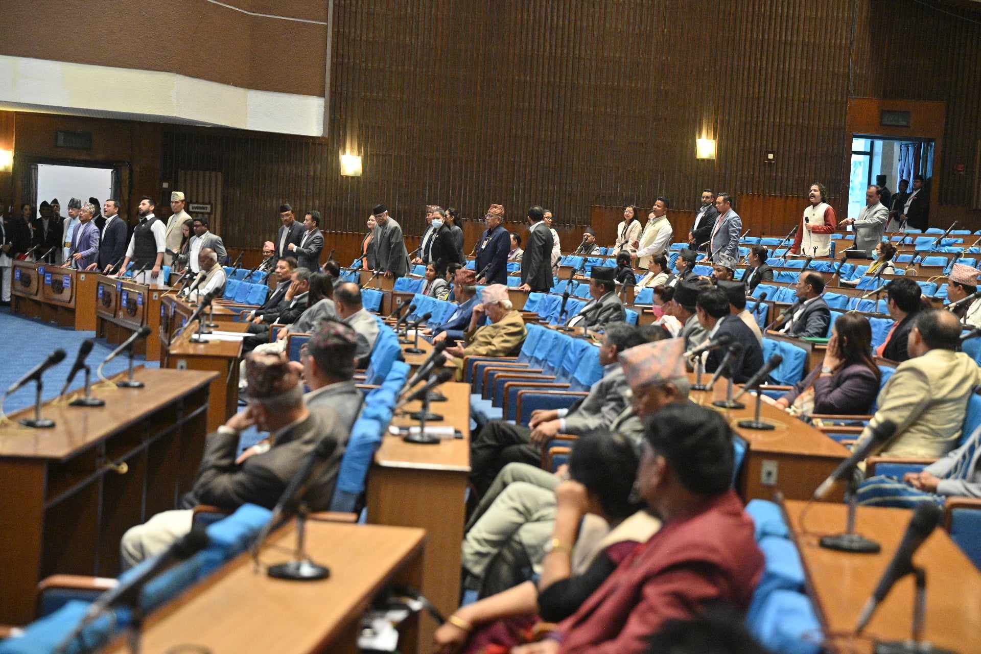 ..अनि हरि ढकाल बोल्दै गर्दा सभामुखले माइक काटिदिए