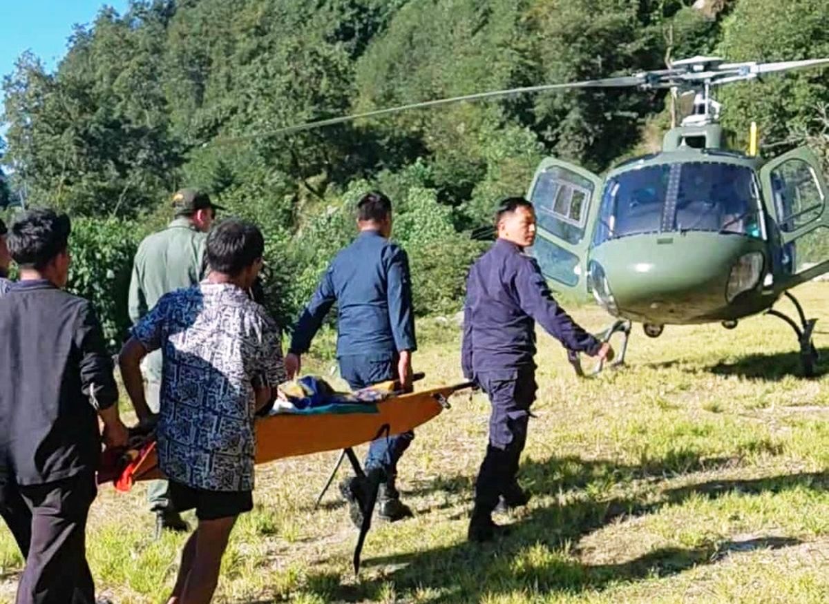 स्वास्थ्य चौकीमा सुत्केरी हुन पुगेकी गर्भवतीको समयमै हवाई उद्धार