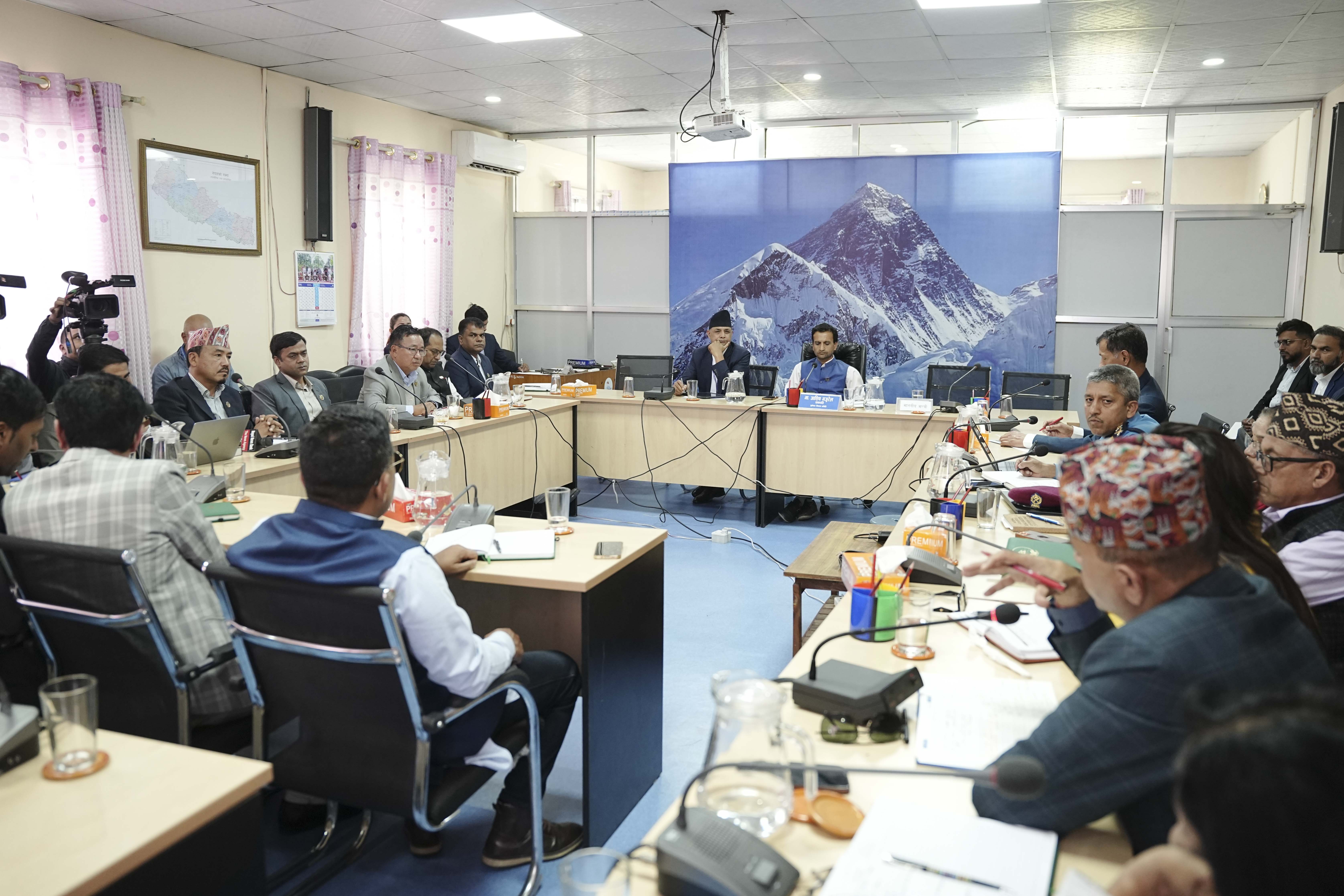 सवारी दुर्घटनाको मुख्य कारण मोबाइल र डिजे शैलीको संगीत : राजेन्द्र राई