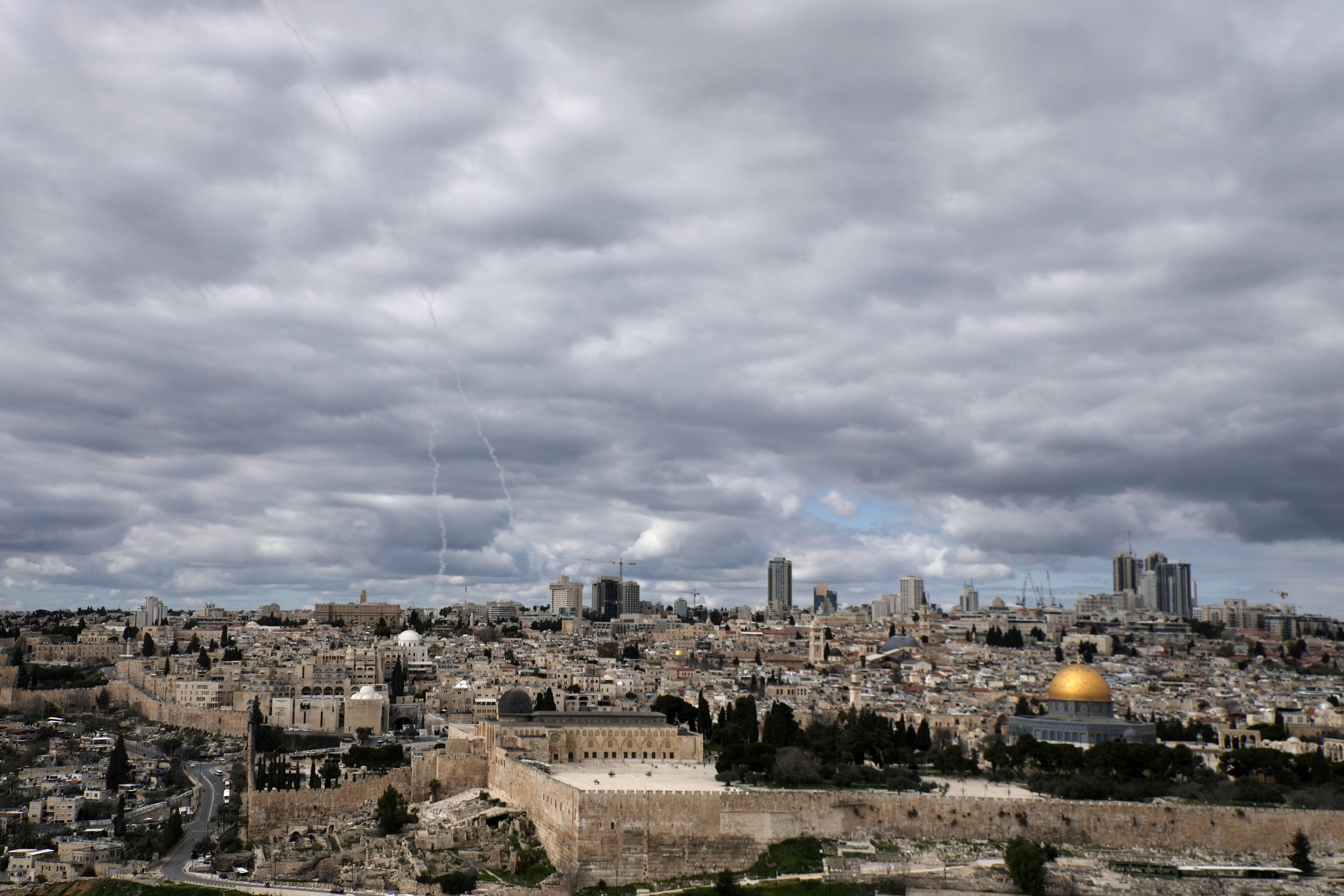 इजरायलको आक्रमणबाट इरानको विद्यालयमा मृत्यु हुनेको संख्या ८५ पुग्यो