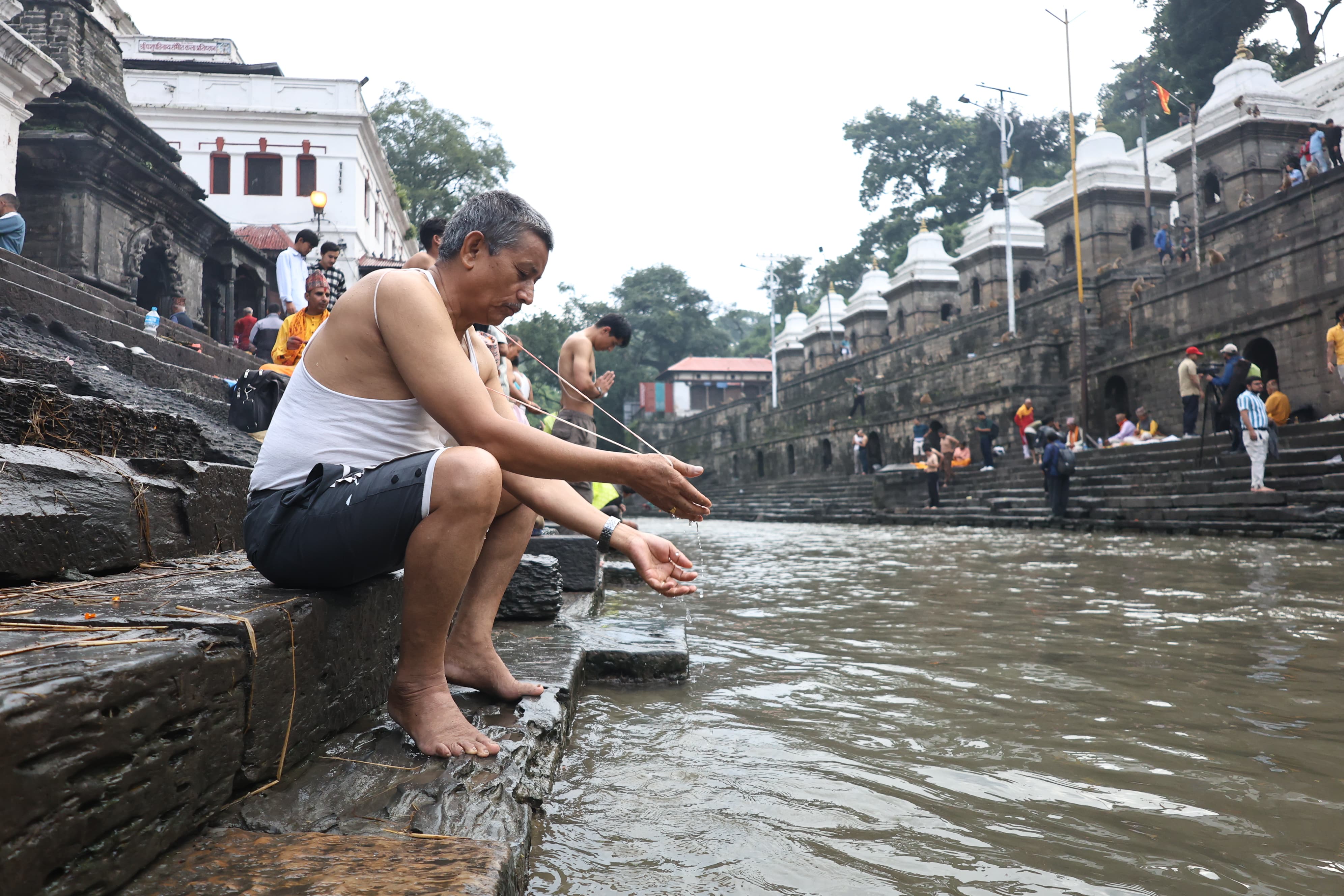 पशुपतिमा जनैपूर्णिमाको रौनक (तस्वीरहरू)
