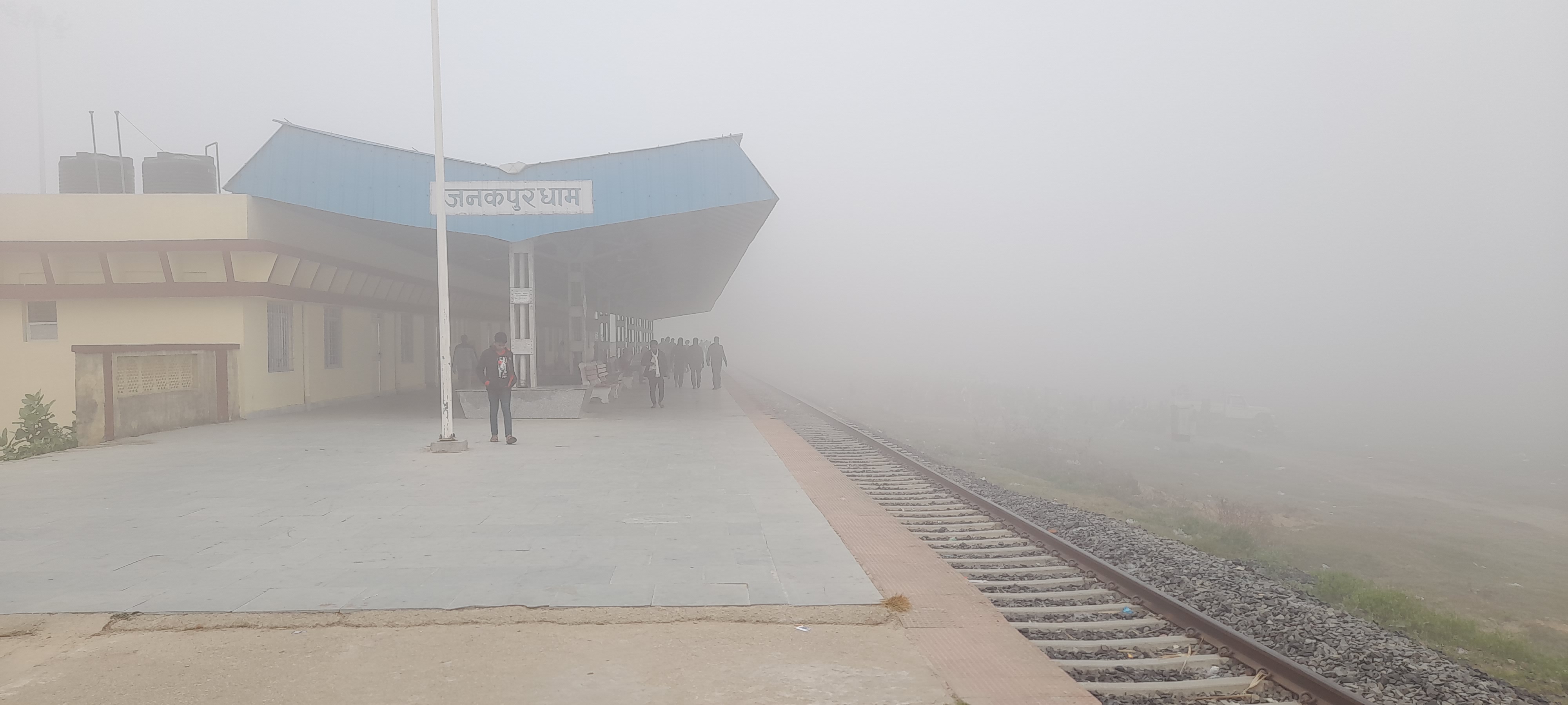 चिसोका कारण मधेशको जनजीवन प्रभावित, बाक्लो कुहिरोले यातायात प्रभावित