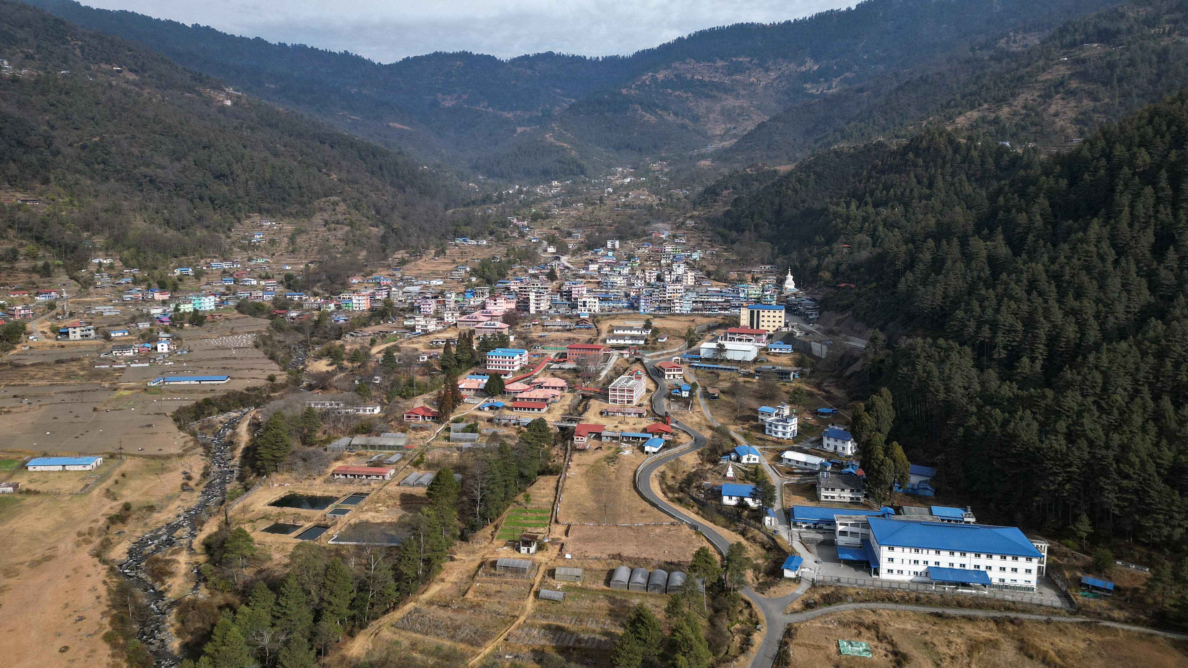 पर्यटकको पर्खाइमा जिरी (तस्वीरहरू)