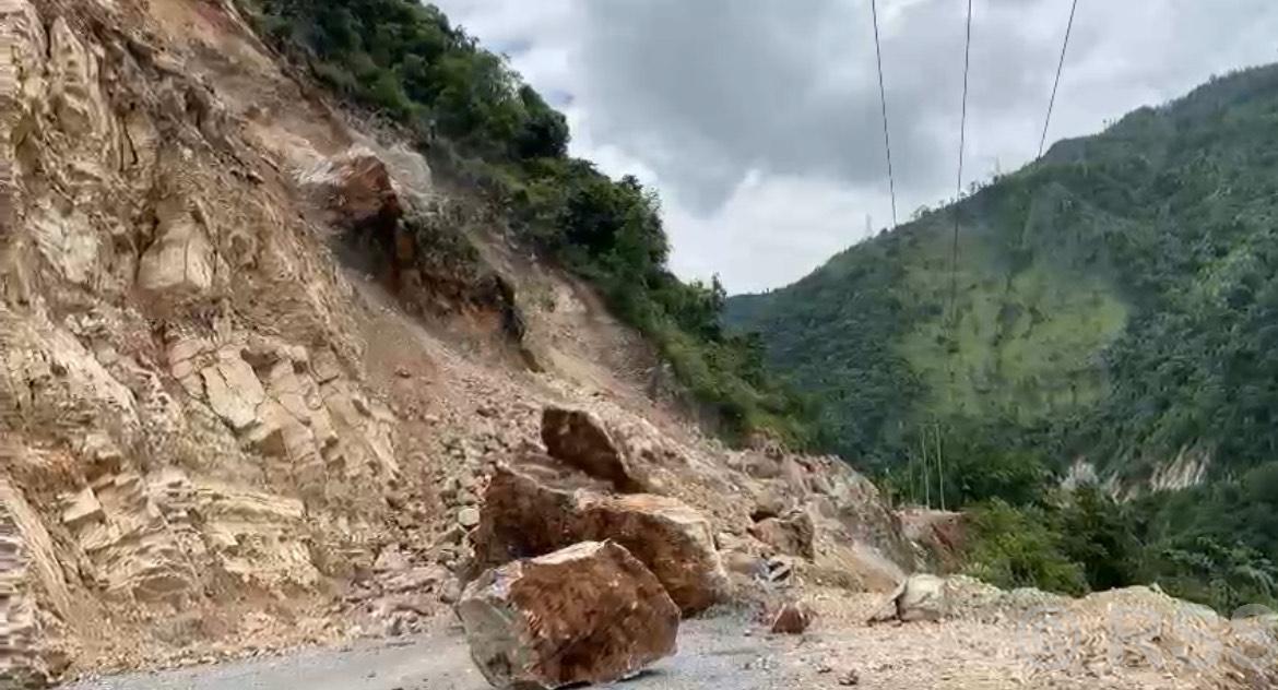कालीगण्डकी कोरिडोर अवरुद्ध, पहिरो रोकिएन