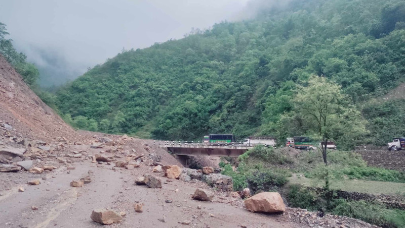 पहिरोले कालीगण्डकी कोरिडोर अवरुद्ध