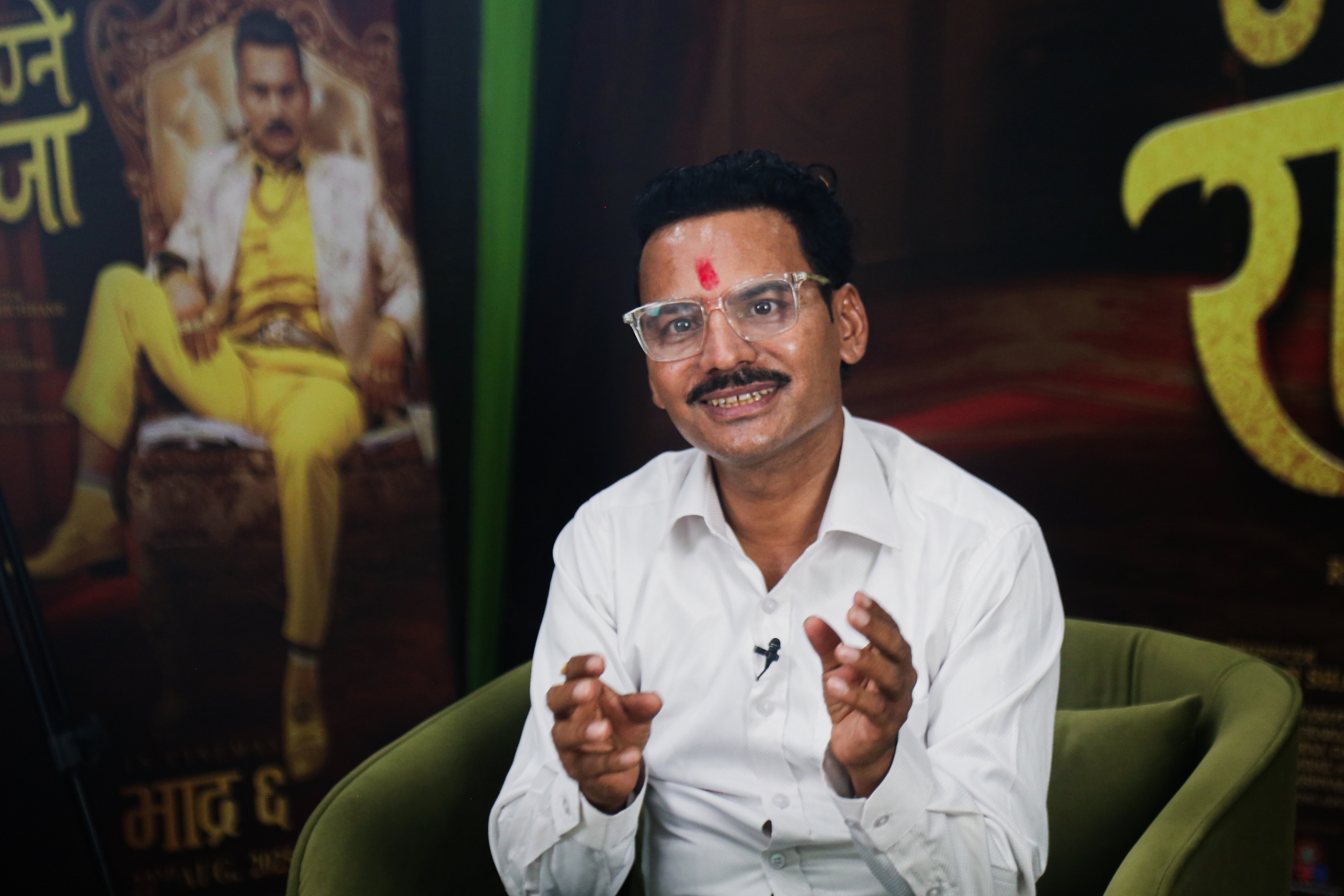 ‘माग्ने बुढा’लाई प्रश्न– धुर्मुससँग तपाईंको सम्बन्ध बिग्रिएको हो ?
