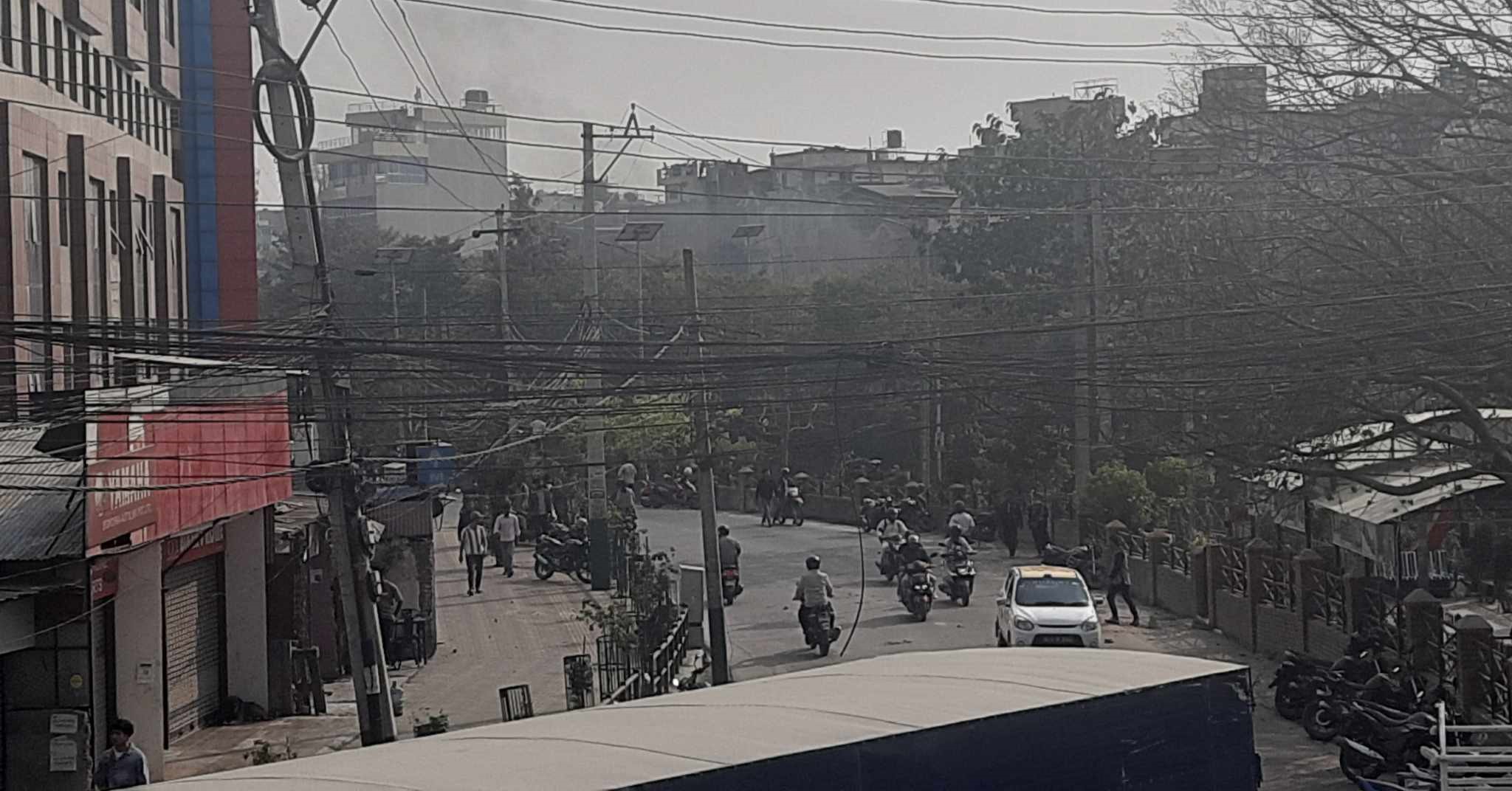 माओवादी केन्द्रको कार्यालय र भाटभटेनीमा तोडफोड