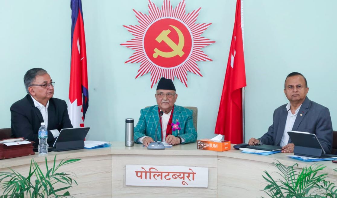 पोलिट्ब्युरो बैठकमा ओलीले भने- उपनिर्वाचनमा एमालेले कसैसँग तालमेल गर्दैन
