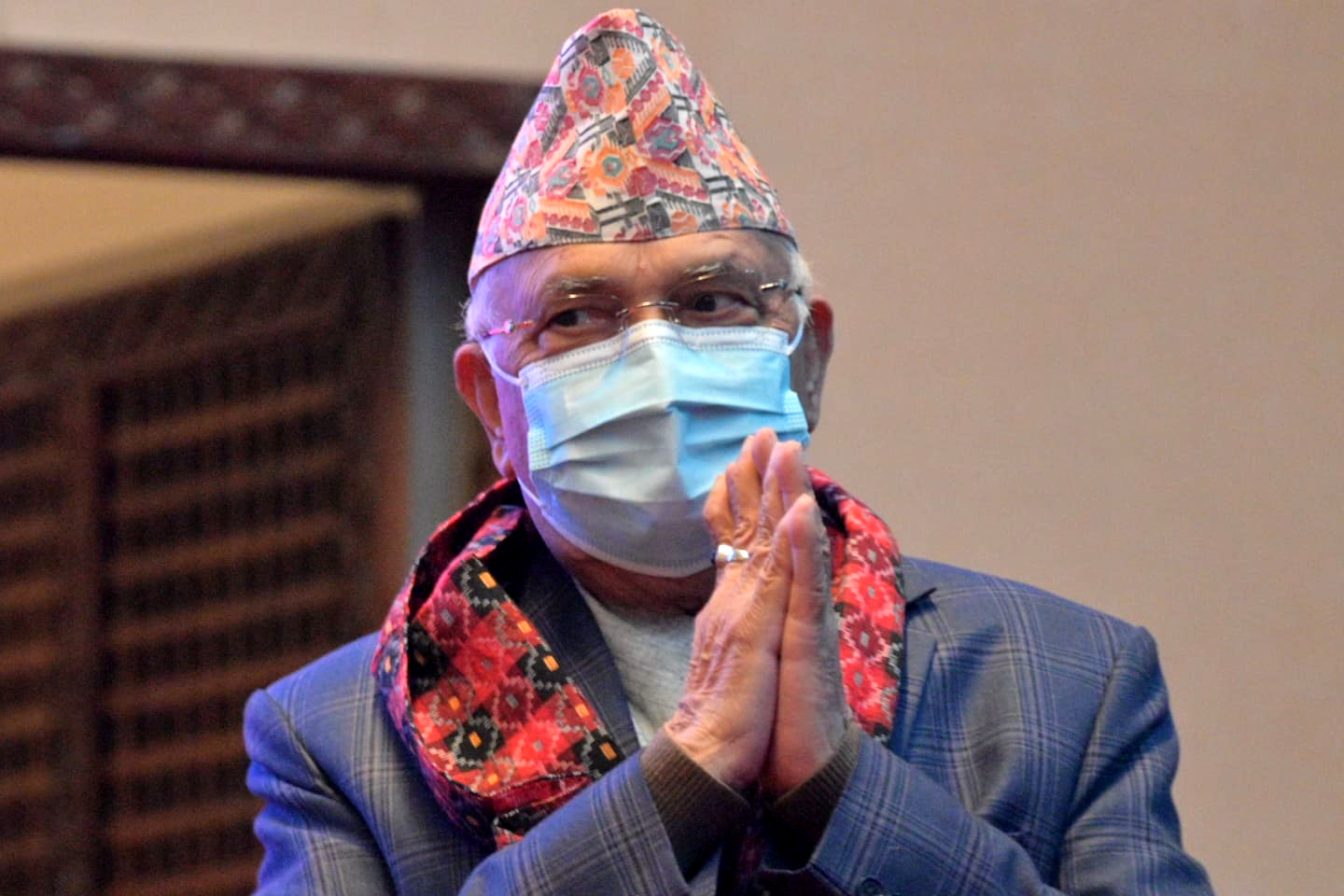 चितवन महाधिवेशनपछि पहिलोपटक पत्रकारसँग भेटघाट गर्दै ओली