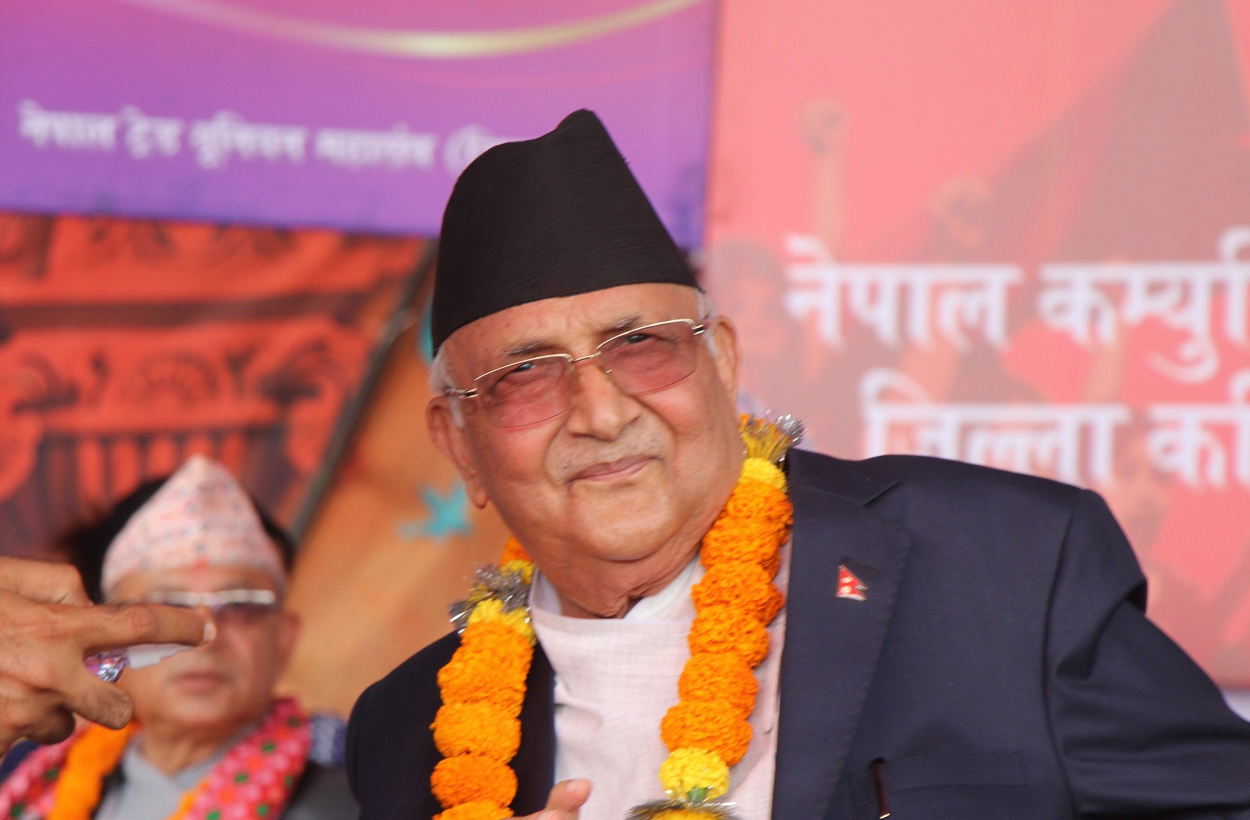 कांग्रेसले घोषणापत्रमा मेरो नाम ४२ ठाउँमा लेखेछ, देउवाको ८ ठाउँमा मात्रैः ओली