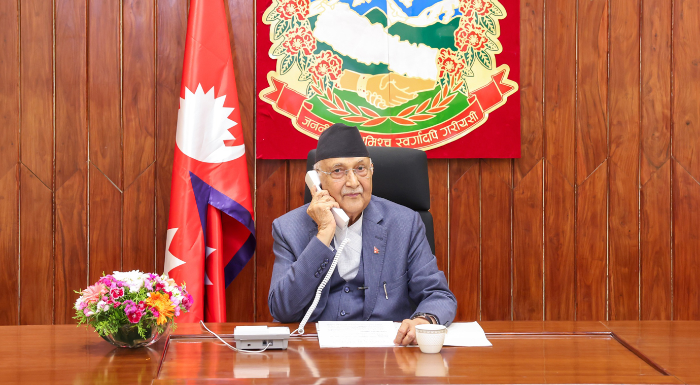 संसद र सरकार नै सचिवहरूको दबाबमा निरीह, कर्मचारीको बलमा टिकेका प्रधानमन्त्री ओलीले चाहँदैनन् कुलिङ पिरियड