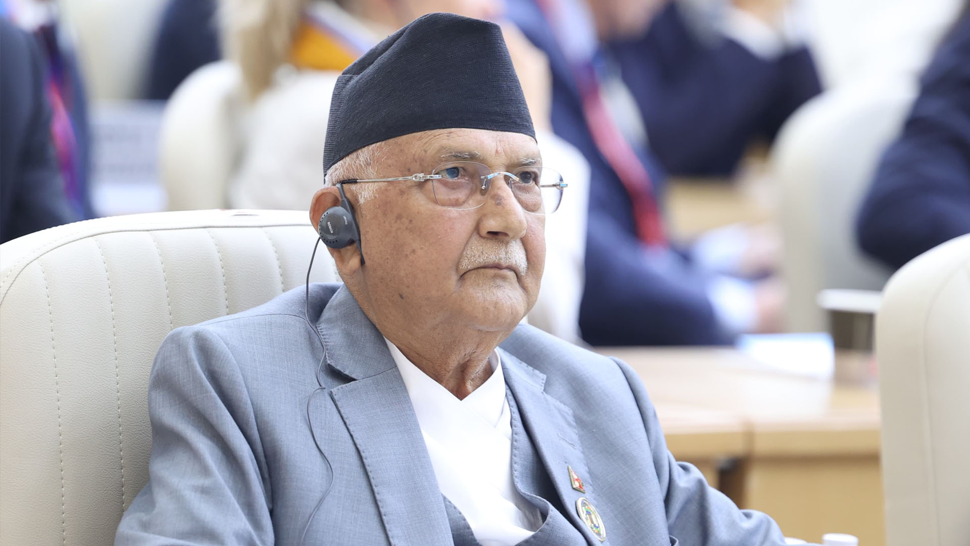 सामाजिक सञ्जाल बन्द गर्ने निर्णयपछि घेराबन्दीमा ओली 