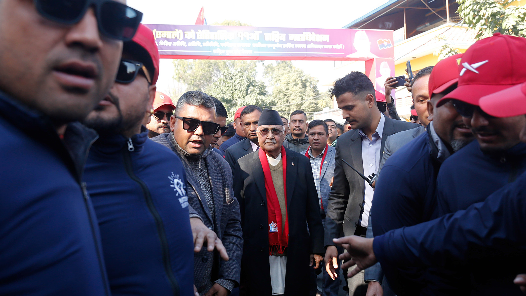 एक घण्टा ढिला गरी भृकुटीमण्डप आइपुगे ओली