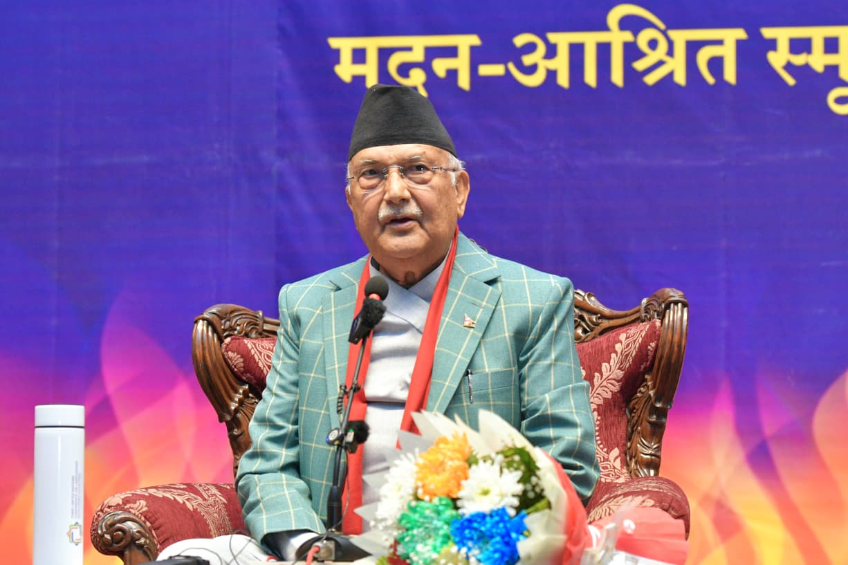 एमाले–कांग्रेसबाहेक अरुले सरकार बनाउन नसक्ने दाबी गर्दै ओलीले भने– भेँडा–बाख्राको मोर्चाबन्दीले सिंहलाई केही फरक पर्दैन