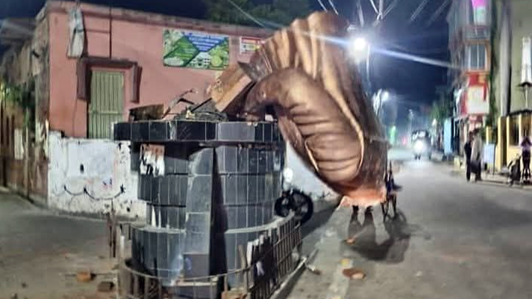 चुनाव जितेपछि बीजेपी कार्यकर्ताले भत्काए पश्चिम बंगालको लेनिनको शालिक