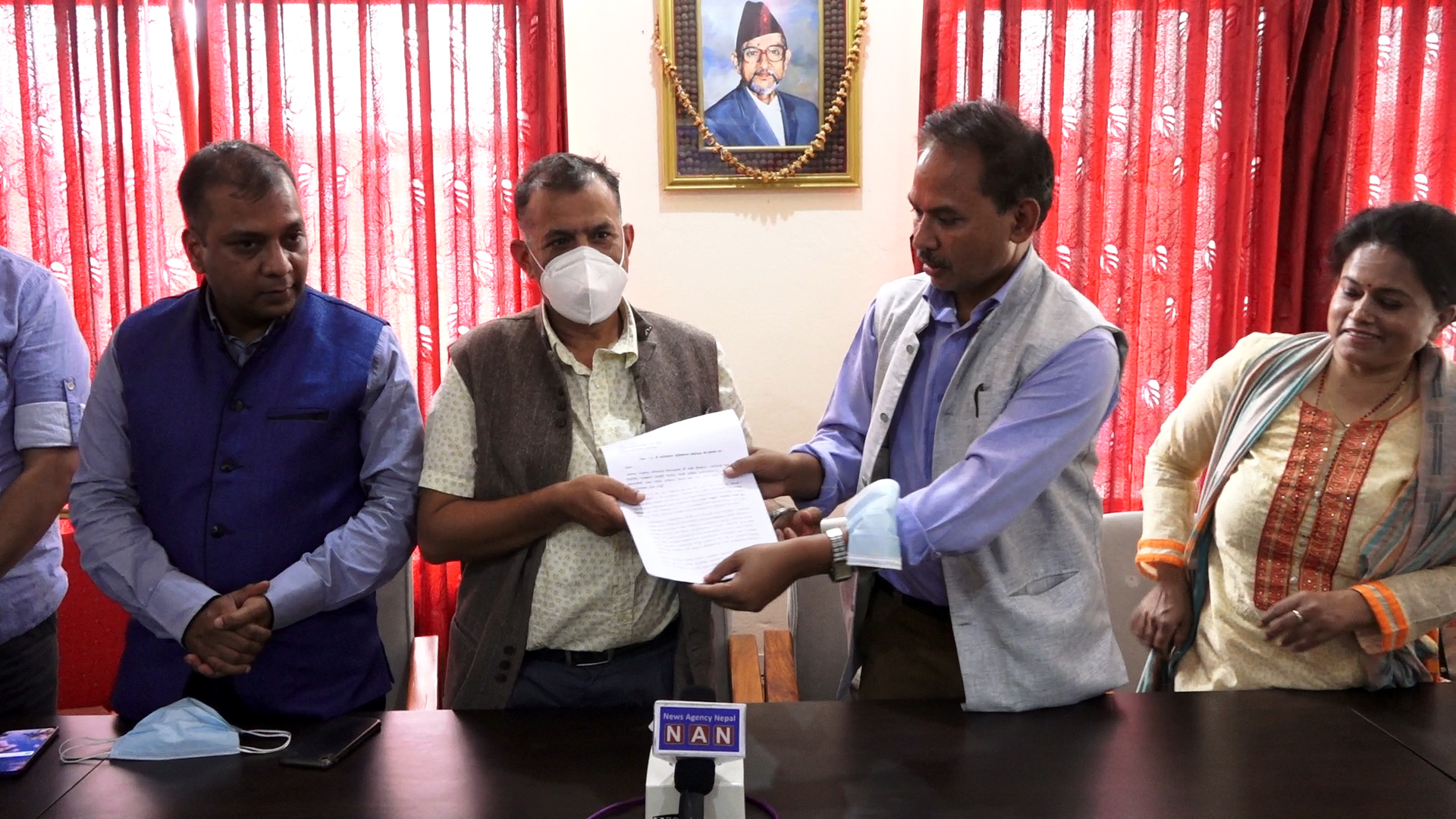 महाधिवेशन सुनिश्चितताको माग गर्दै सभापति देउवालाई ध्यानाकर्षणपत्र