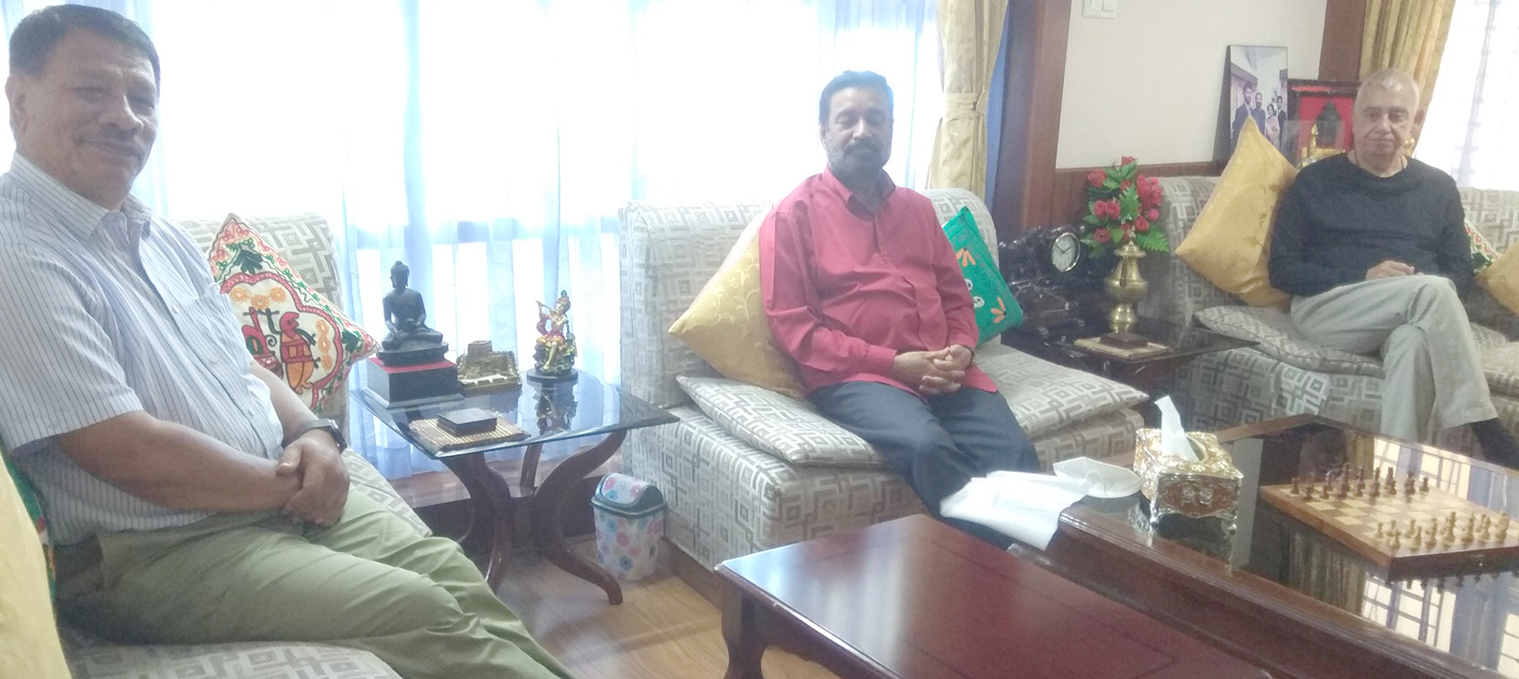 निधि दम्पतीको वैवाहिक वर्षगाँठले जुरायो विमलेन्द्र, शशांक र प्रकाशमानबीच 'लञ्च मिटिङ'