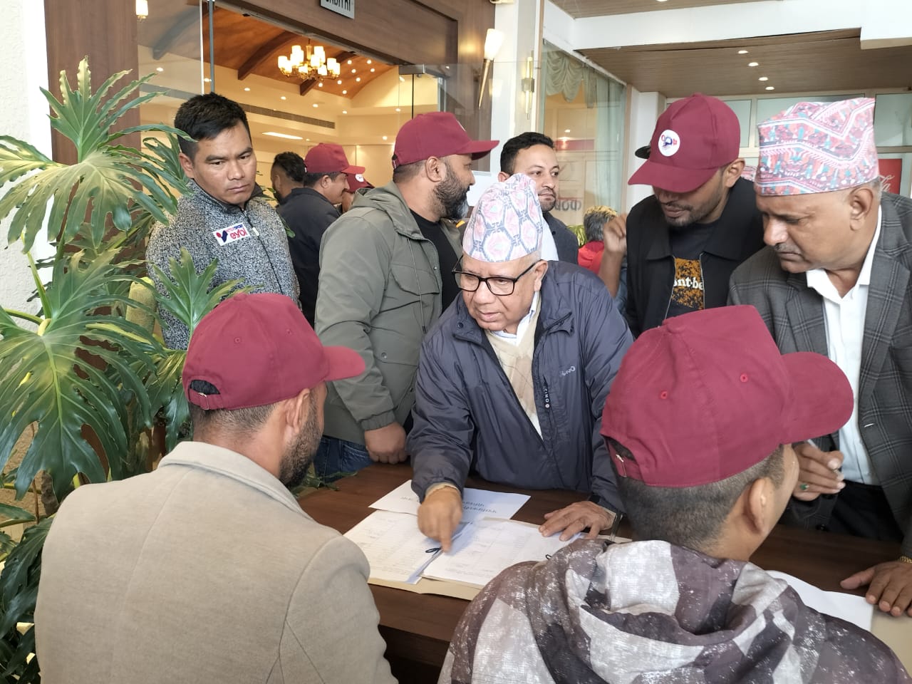 रौतहट १ मा पनि रास्वपा अगाडि, माधव नेपाल चाैथो