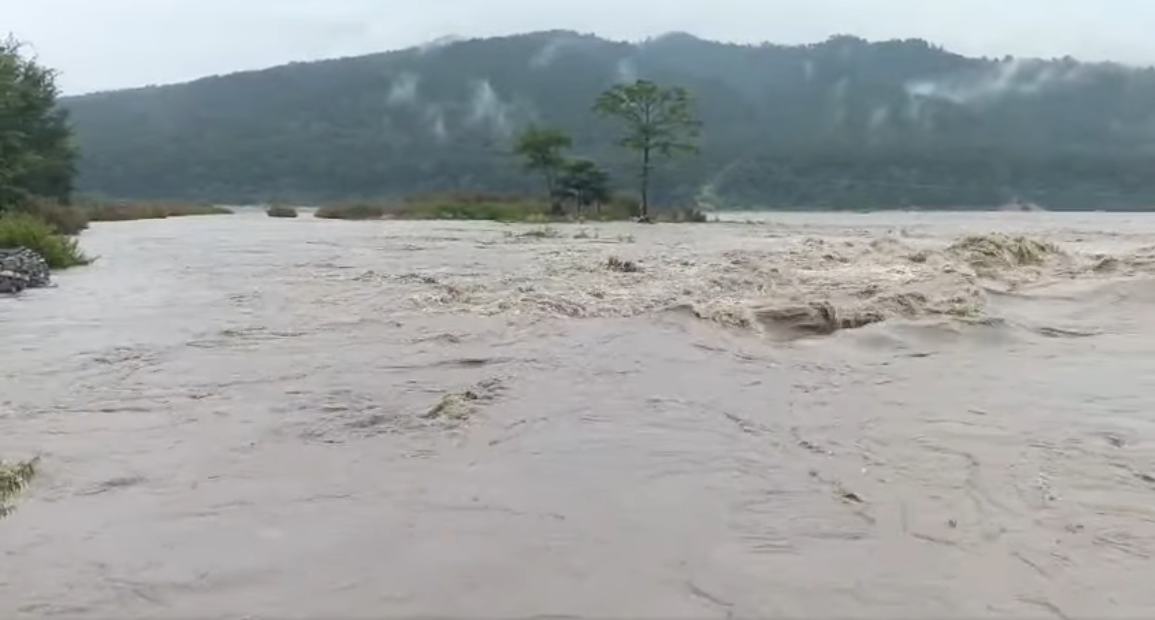 डडेल्धुरामा महाकाली नदीले सतर्कता तह पार गर्‍यो, कञ्चनपुरमा पानीको बहाब दुई लाख क्युसेक