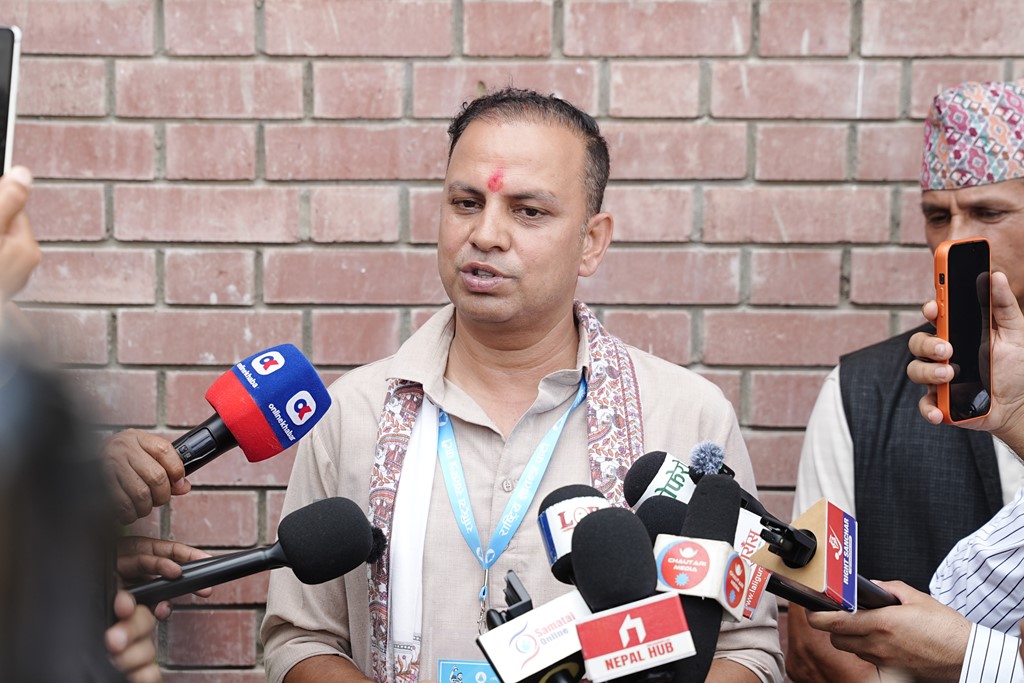 आफूविरुद्ध रवि समूह एक भएपछि मनिष भन्छन्– आँट भएका भिडिरहन्छन्
