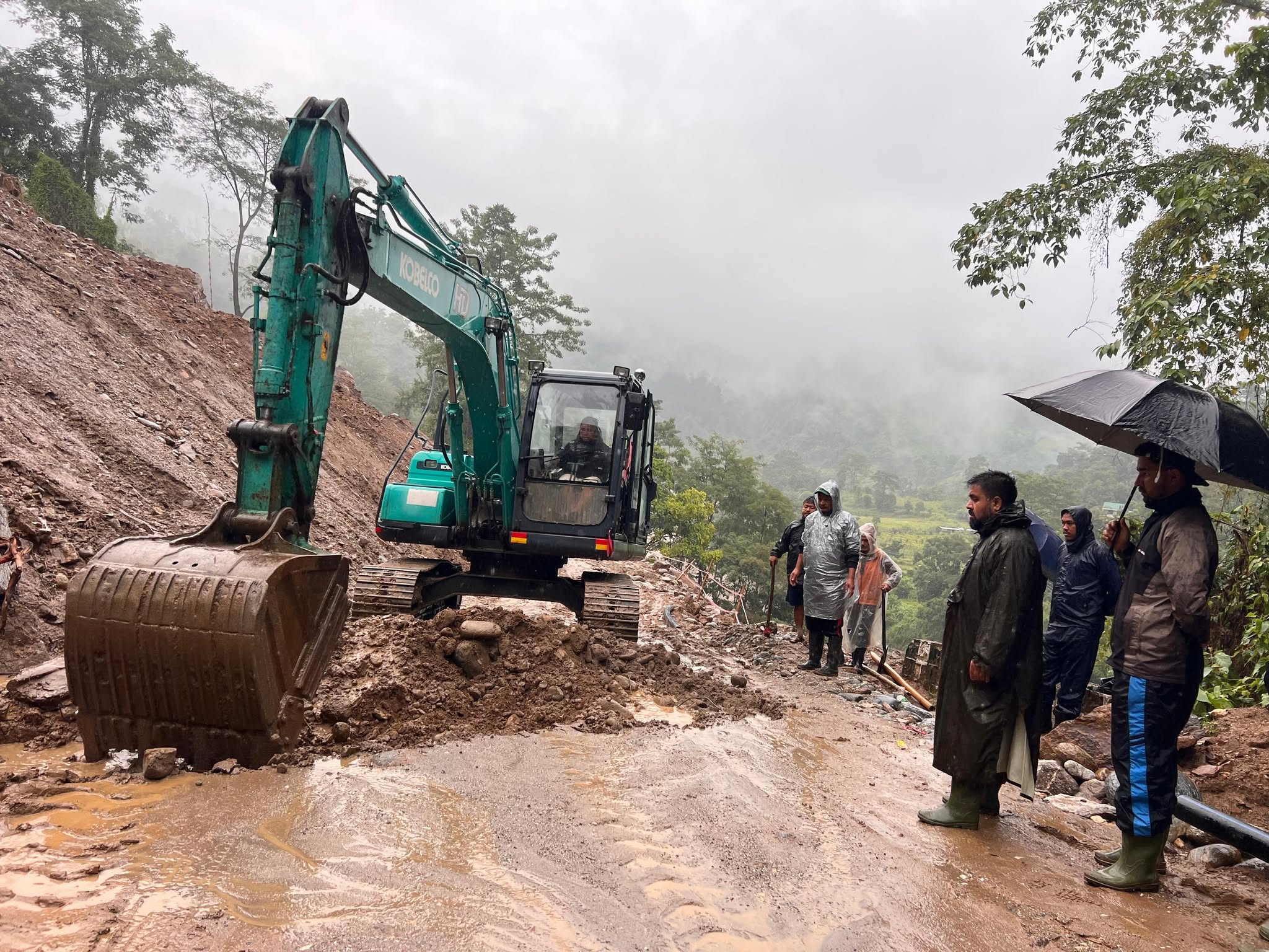 मेची राजमार्ग फेरि अवरुद्ध