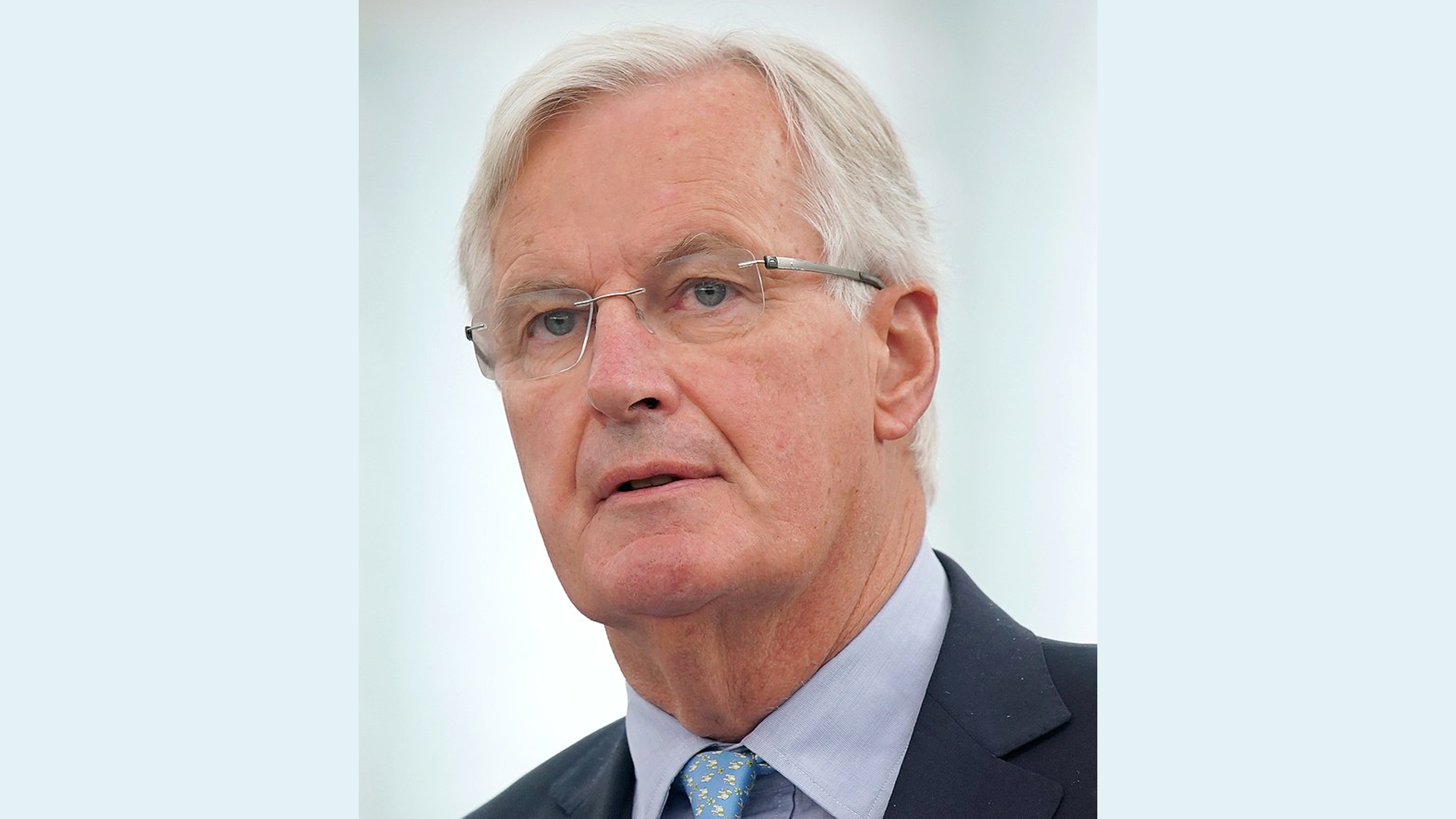 ढल्यो फ्रान्सको सरकार, प्रधानमन्त्रीले पाएनन् विश्वासको मत