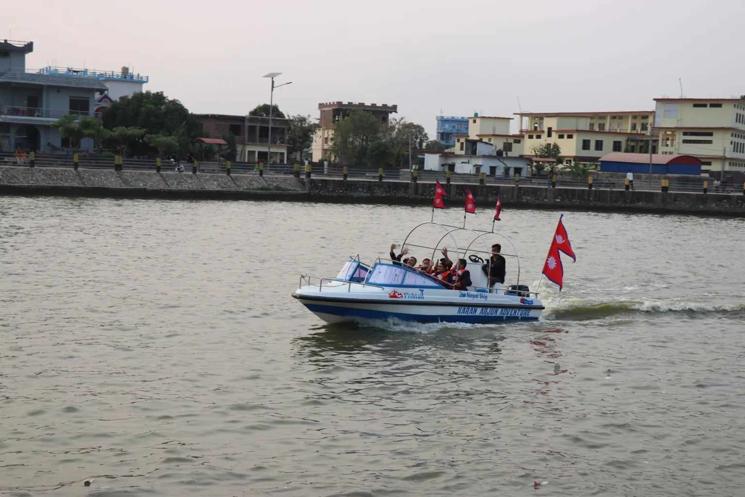 नेपालगञ्जको वाटर पार्कमा मोटरबोट सञ्चालनमा, कति लाग्छ शुल्क ?