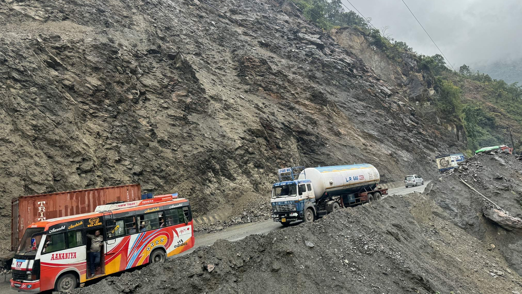 मुग्लिन–नारायणगढ सडकखण्डमा रोकिएको सवारी आवागमन पुनः सञ्चालनमा