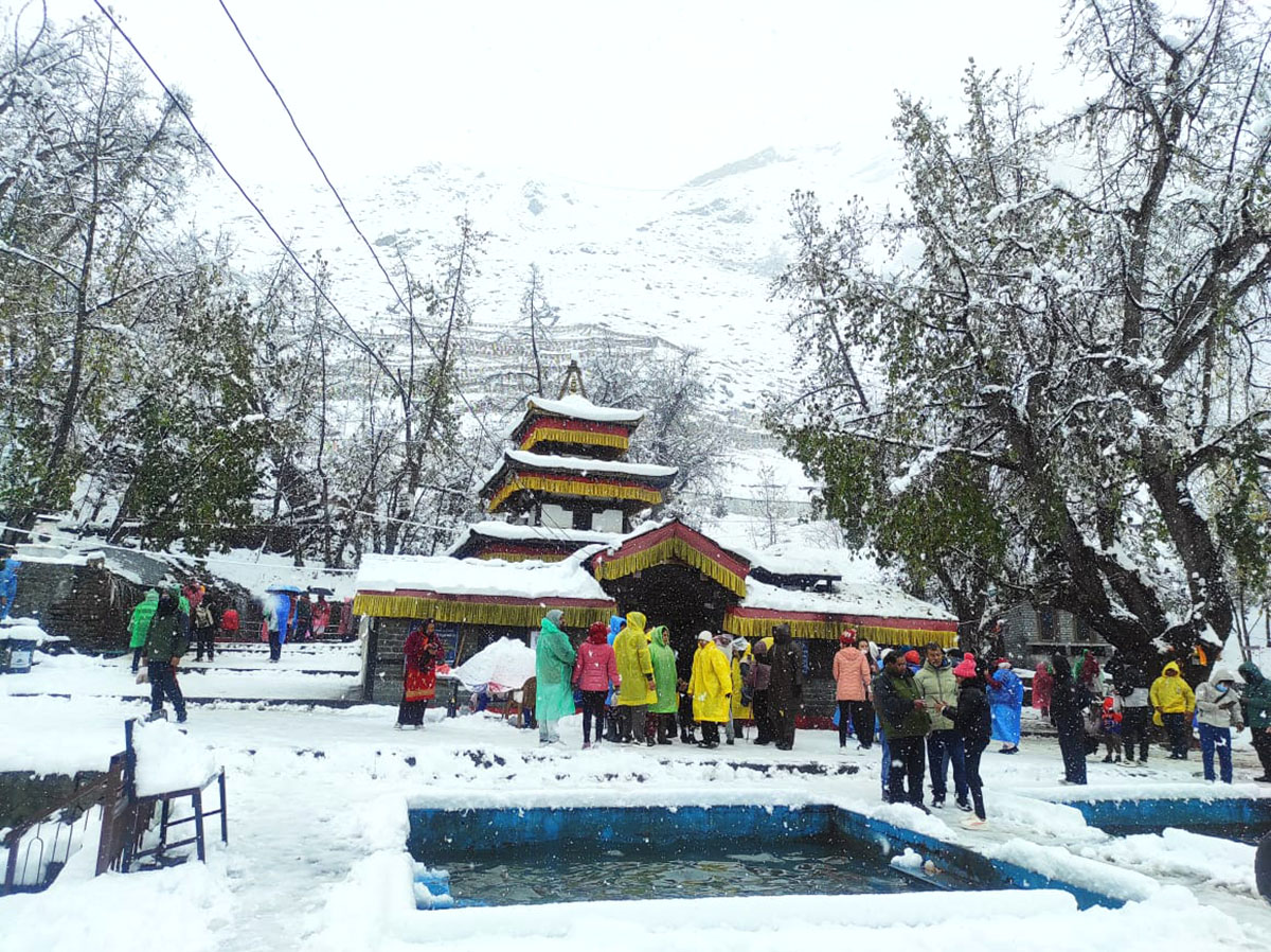मुस्ताङमा कात्तिकमै हिमपात, मुक्तिनाथ क्षेत्रमा यात्रा नगर्न आग्रह