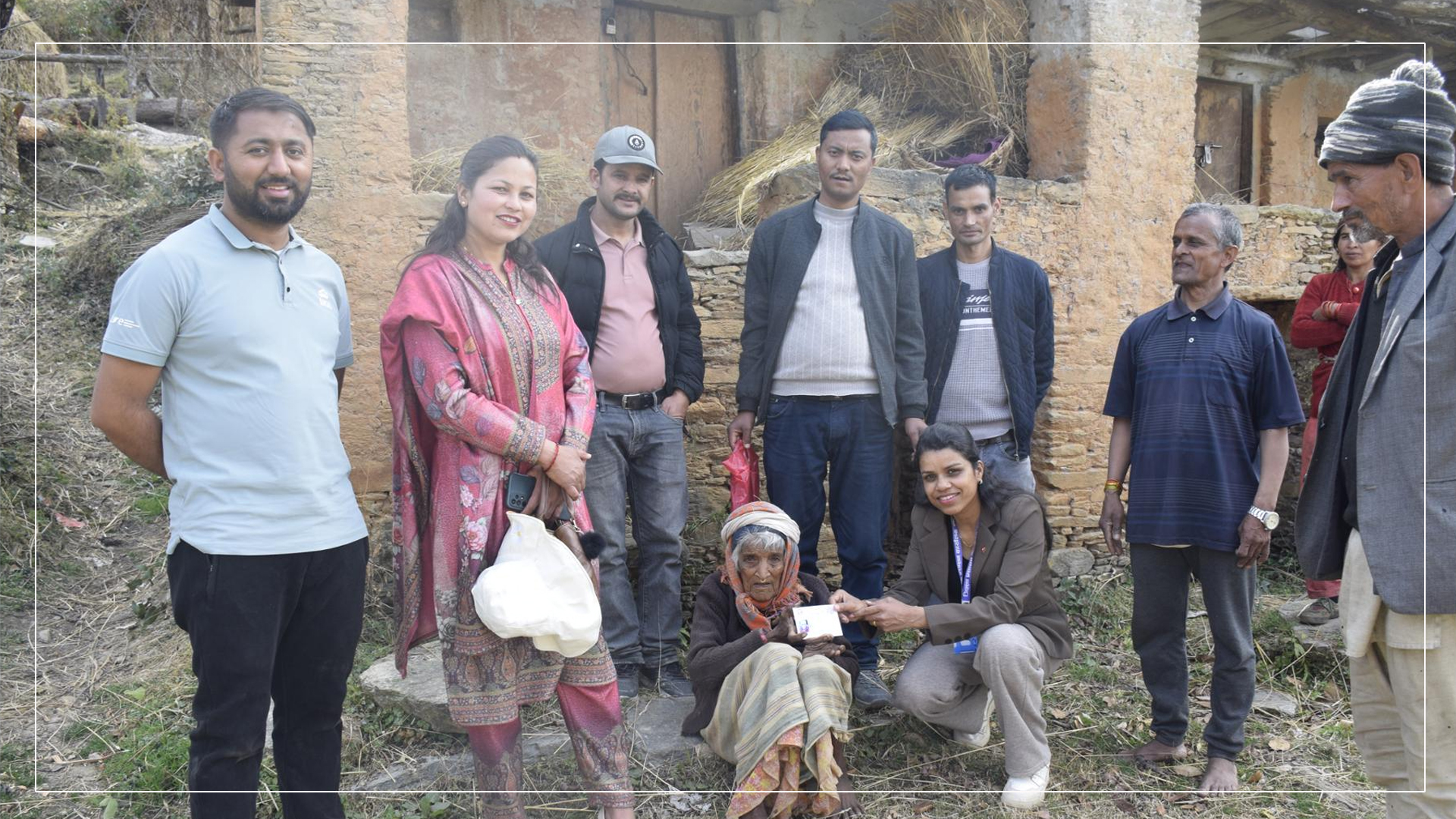 जब ९६ वर्षमा नागरिकता लिएर घरमै आए कर्मचारी ...