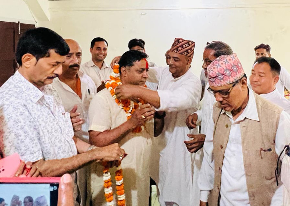 नेपालगञ्ज उपमहानगर कांग्रेसकाे भागमा परेपछि माओवादीका मेयर दाबेदार नन्दलाल वैश्य राप्रपा प्रवेश