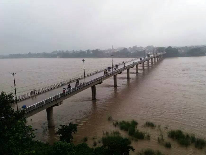 नारायणी नदीले सतर्कता तह पार गर्‍यो