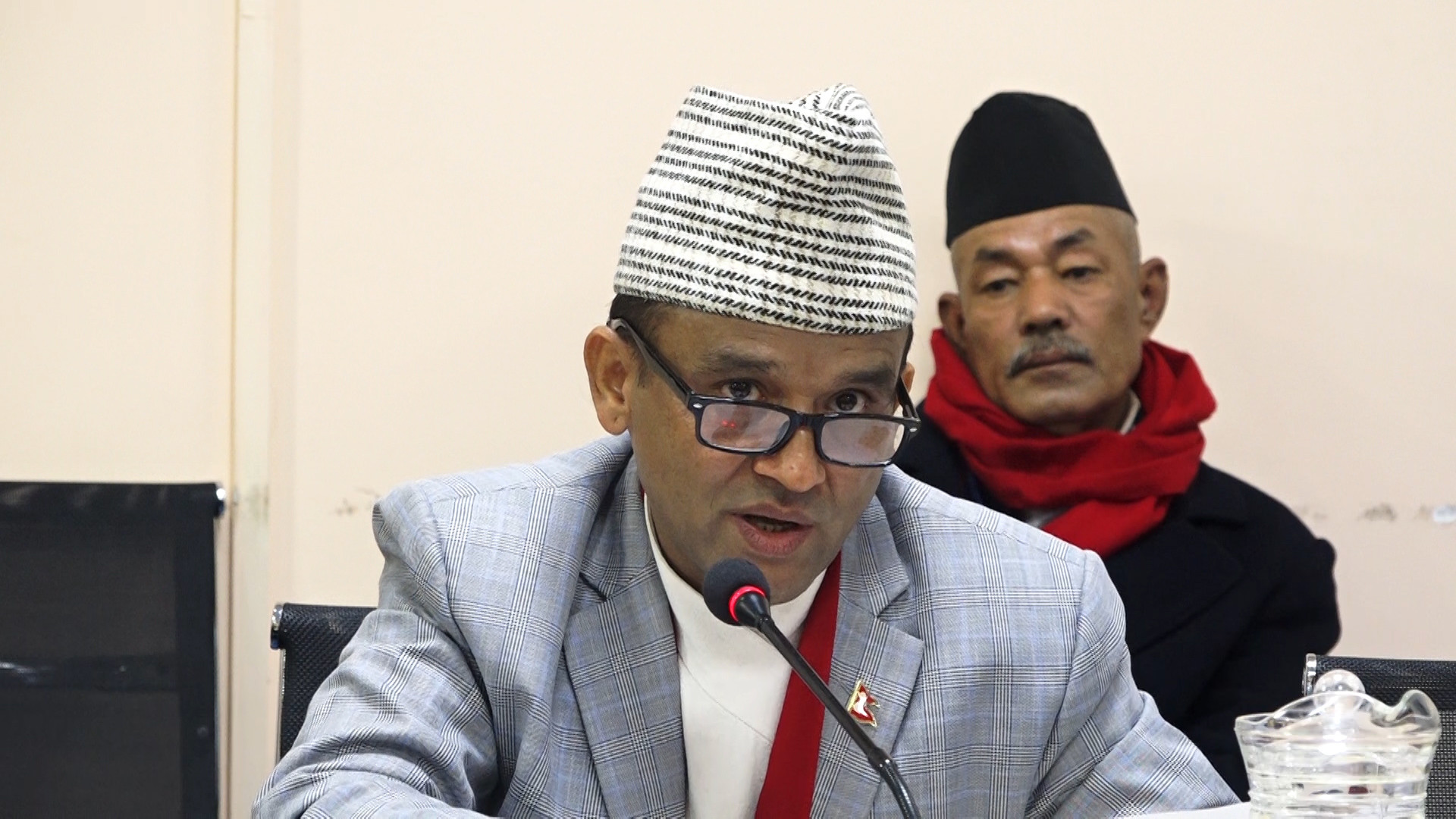 उद्योग सचिव भन्छन्- धान उत्पादन ५० प्रतिशतले घट्‌ने सूचना छ, खाद्यान्न मौज्दातमा मुलुक सहज अवस्थामा छैन