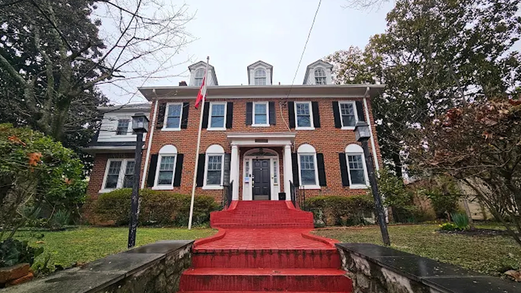 ग्रीन कार्ड रद्द हुन सक्ने चेतावनी दिँदै अमेरिका आउने नेपालीलाई दूतावासले भन्यो– यहाँका नागरिकले पाउने सुविधा तपाईंहरूले नलिनुहोला