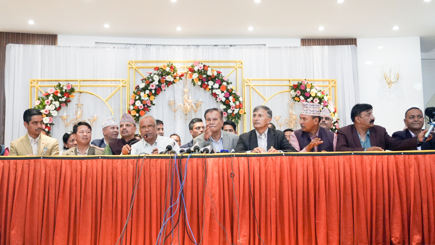 विशेष महाधिवेशनको माग गर्दै कांग्रेस प्रतिनिधिहरूले भने– अधिकारको अवमूल्यन गर्ने छुट कसैलाई छैन