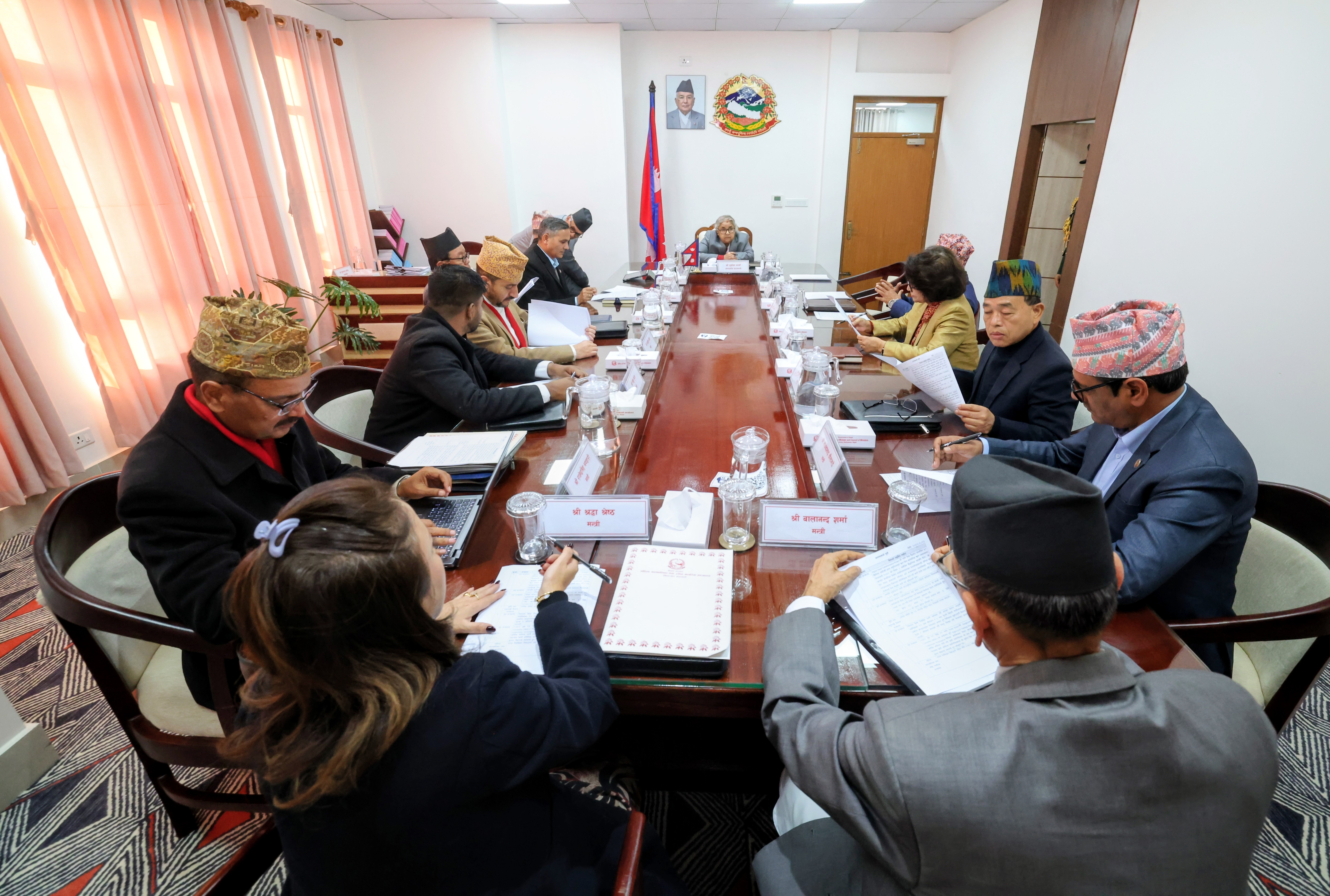 सिंहदरबारमा मन्त्रिपरिषद् बैठक जारी