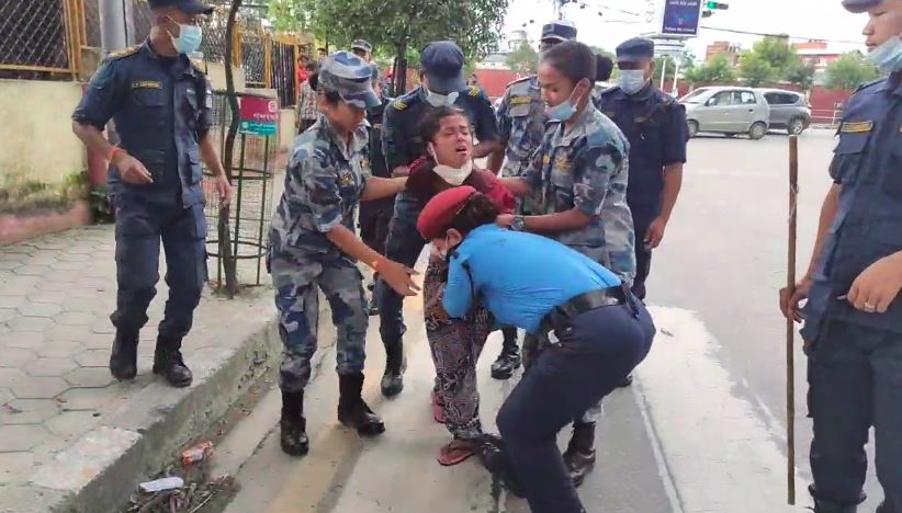 निहारिका प्रकरण : प्रहरी हिरासतबाट छुटेका श्रेष्ठ अदालतमा हाजिर